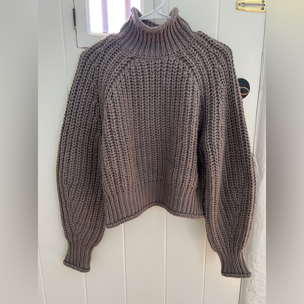 HM sweater